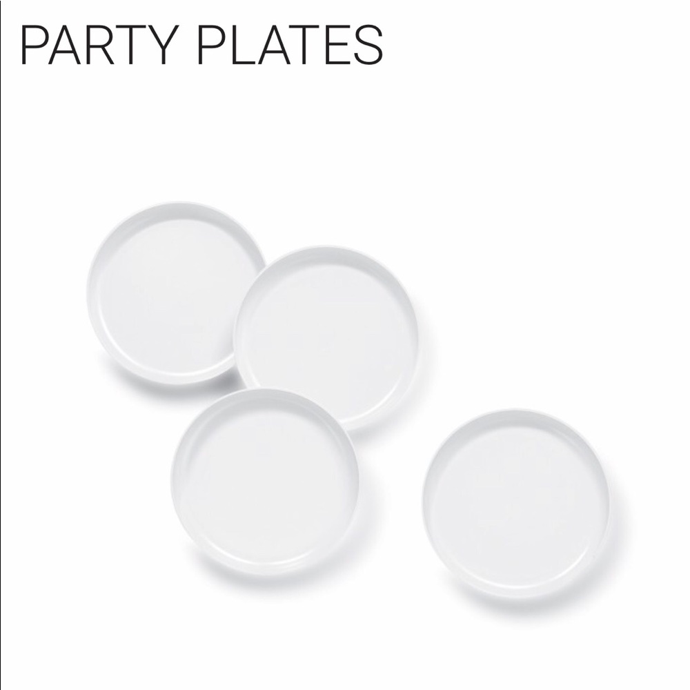 Tupperware White Party Plates